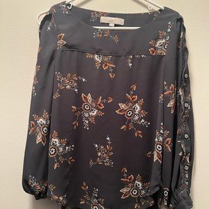 Loft blouse size xxs petite. Blue grey color base. good condition.